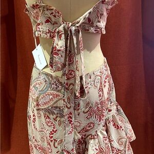 Chic Red Paisley Tie-Back Set